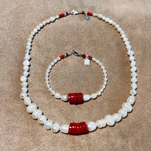 Bracelet River Pearls and Red Coral disc