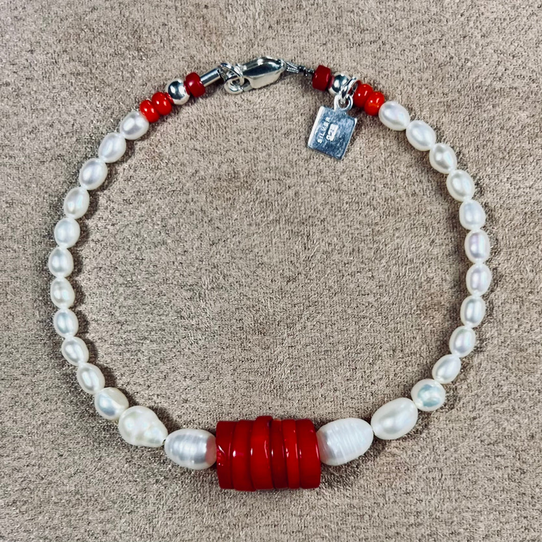 Bracelet River Pearls and Red Coral disc